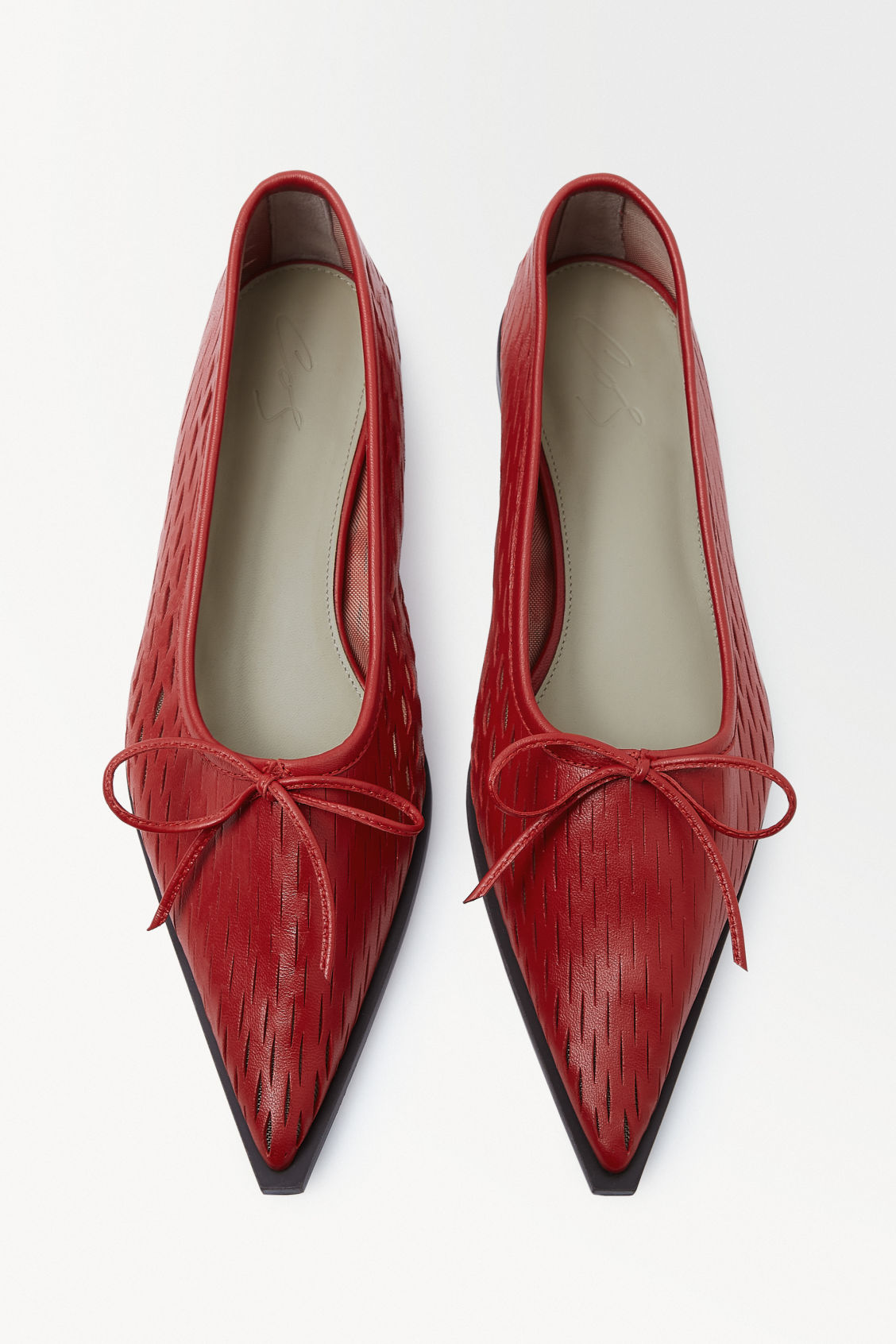 Thes Perforated LeatherBallet Flats